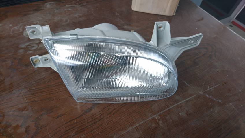 Hyundai Accent 98 Model Sağ Far