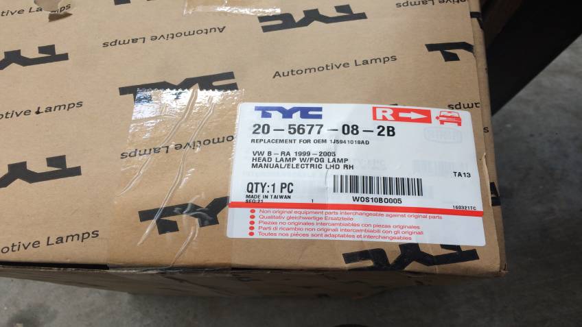 Volkswagen Bora 99-2005 Serisi Sağ Far Yan Sanayi