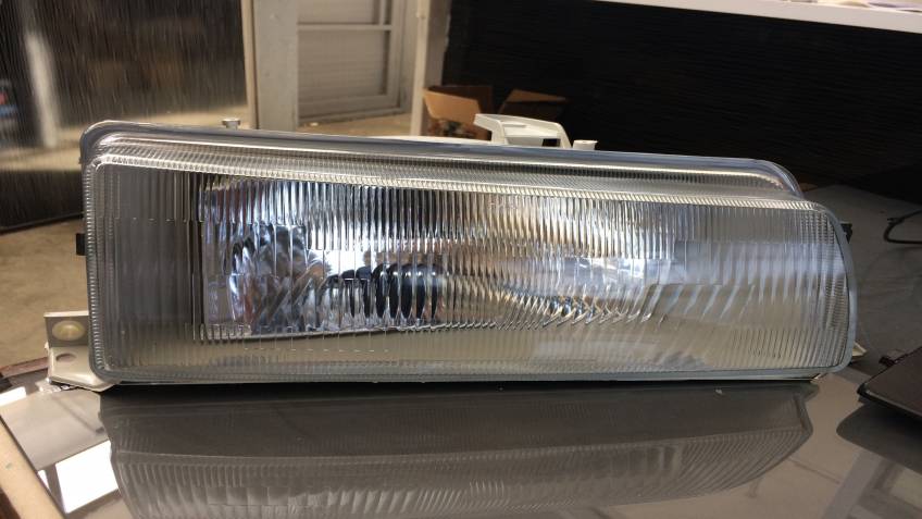 Toyota Corolla 88/92 Serisi Sağ Far Yan Sanayi