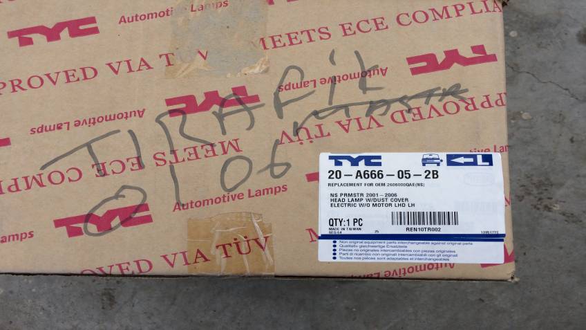 Renault Trafik 2001/2006 Serisi Sol Far Yan Sanayi