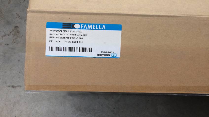 Peugeot partner 96/2002 Serisi Sağ Far Yan Sanayi