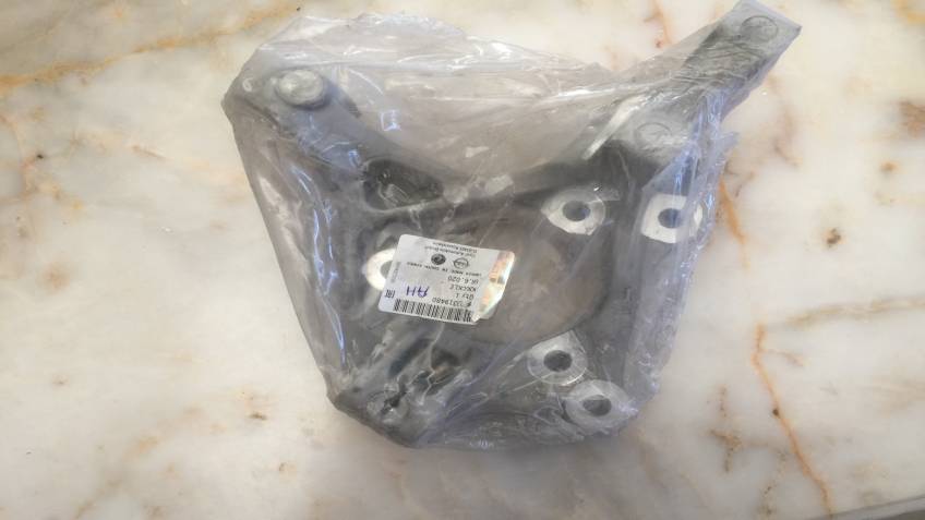 OPEL ASTRA SOL ÖN AMORTİSÖR TAŞIYICISI