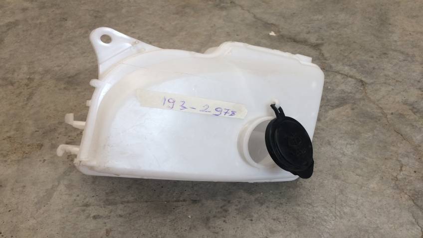 TOYOTO CORALLA AE-101 -93/98;ÖN CAM SU BİDONU