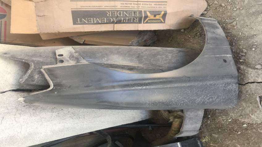 FORD ESCORT 90-95 SOL ÖN ÇAMURLUK