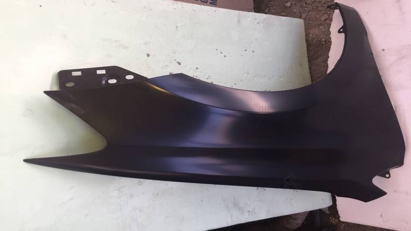 VOLKSWAGEN CADDY 2009-  SAĞ ÖN ÇAMURLUK