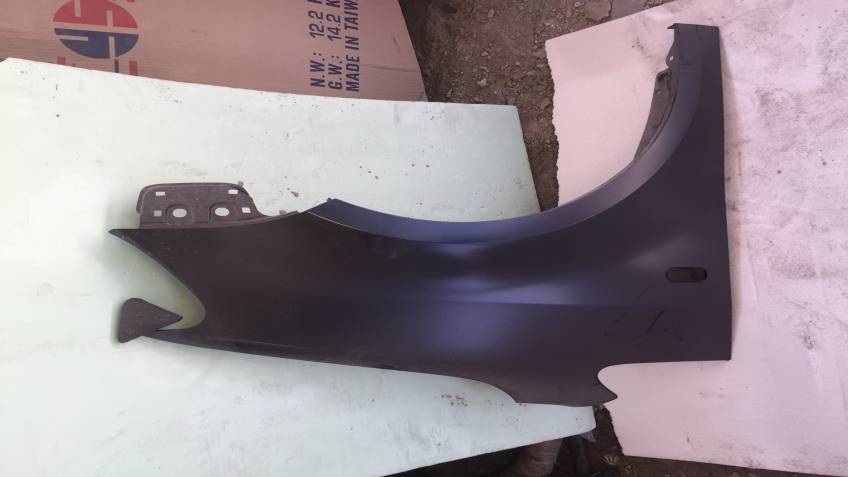 CADDY 2009- SAĞ ÖN ÇAMURLUK SİNYAL DELİKLİ