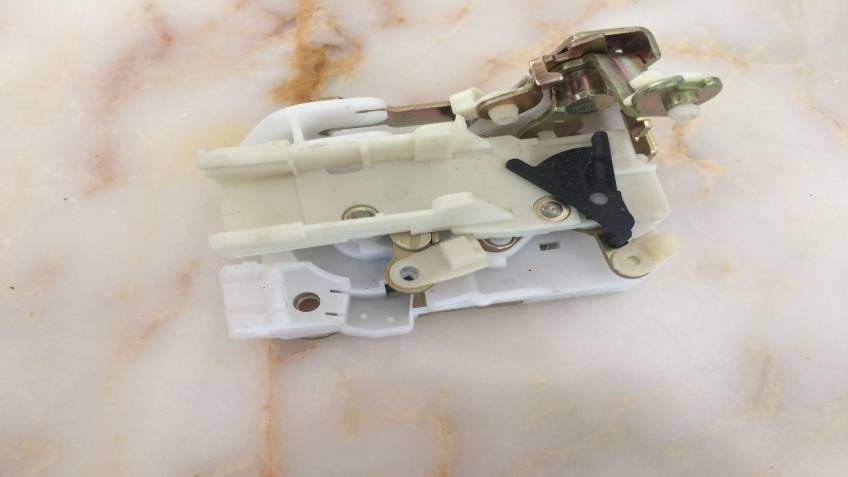 R19 KAPI KİLİDİ ÖN SOL