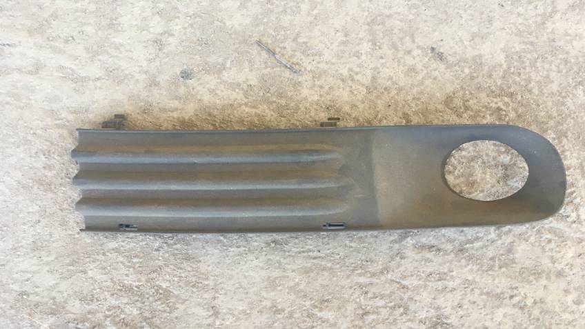 VOLKSWAGEN  T5 04- SİS KAPAĞI SAĞ (SİS DELİKLİ)