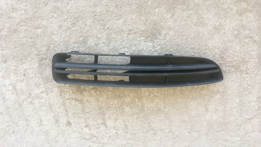 SKODA OCTAVİA SİS KAPAĞI DELİKSİZ SAĞ