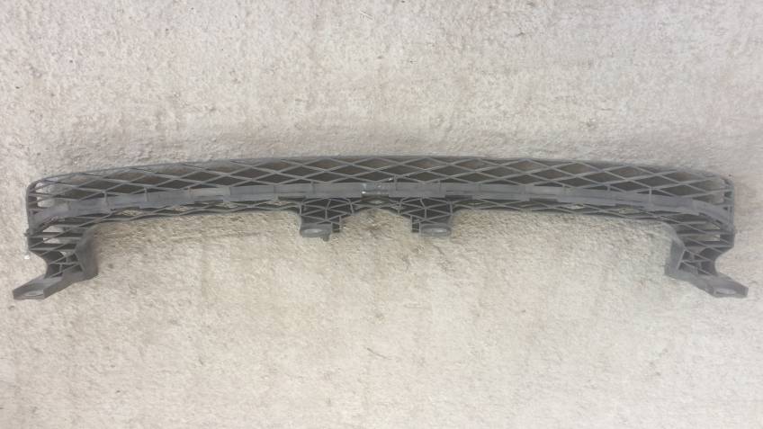 PASSAT 11- ÖN TAMPON BRAKETİ