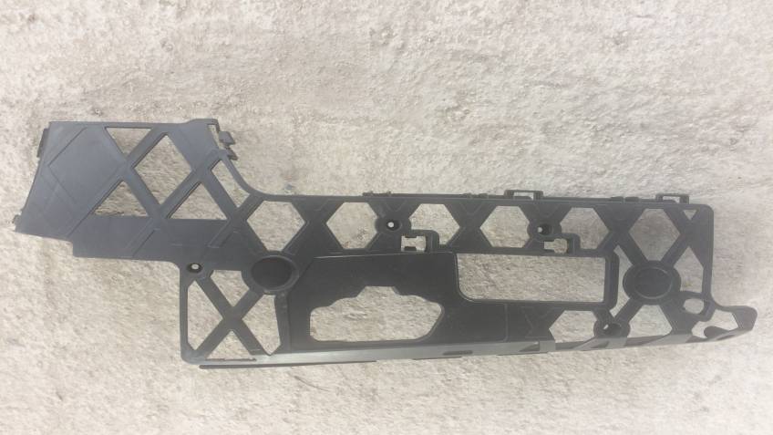 PASSAT 12-ÖN TAMPON BRAKETİ İÇ SOL