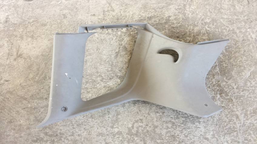 FORD FİESTA 2002- ARKA KELEBEK CAM İÇ PLASTİĞİ SAĞ