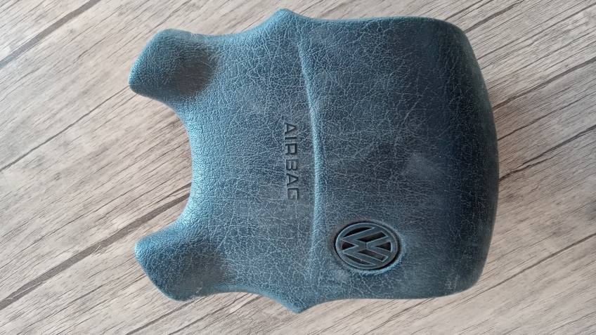 VOLKSWAGEN POLO CLASSİC 97-DİREKSİYON AİRBAG ORJ ÇIKMA