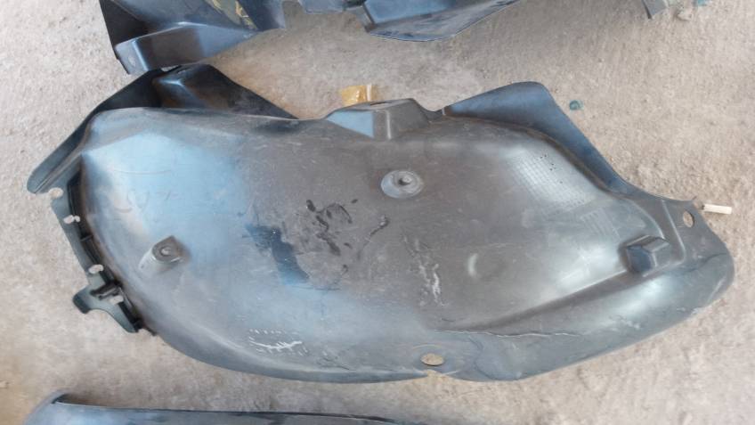 FLUENCE SAĞ ÖNÜN ÖNÜ ÇAMURLUK DAVLUMBAZI