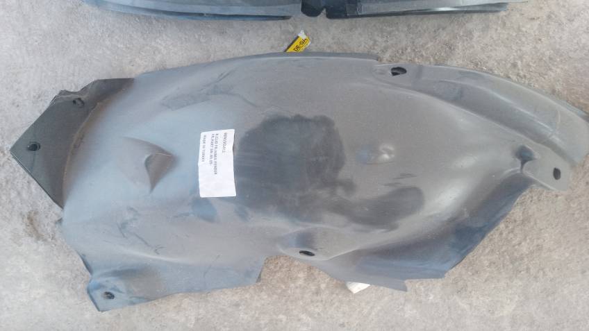 RENAULT CLİO 05-SAĞ ÖNÜN ÖNÜ ÇAMURLUK DAVLUMBAZI