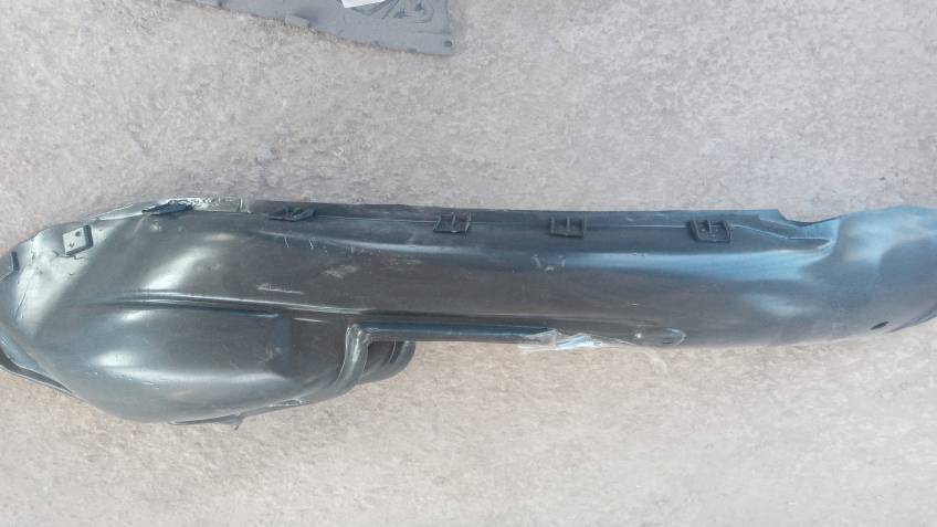 R9 BRODWAY 97-00 SOL ÖN ÇAMURLUK DAVLUMBAZI