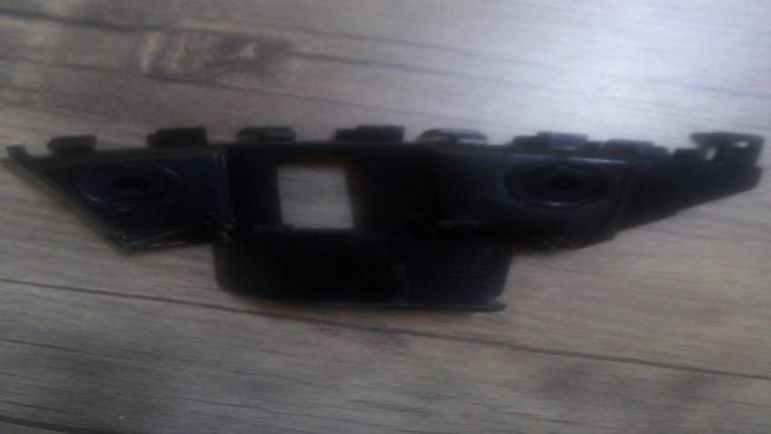 VOLKSWAGEN JETTA ÖN TAMPON BRAKETİ SOL  2011