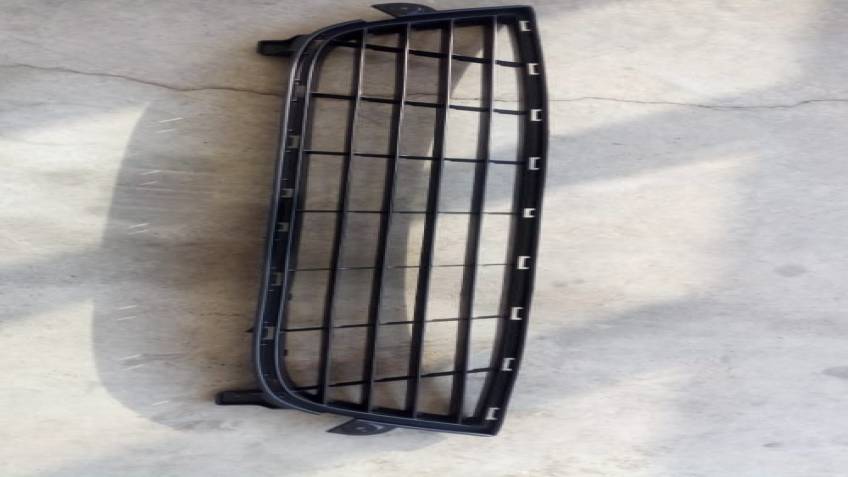 DACİA DOCKER ÖN TAMPON PANJURU 2012 SİYAH