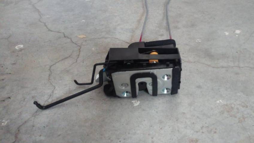 HYUNDAİ H100 2004 ÖN KAPI KİLİDİ SOL